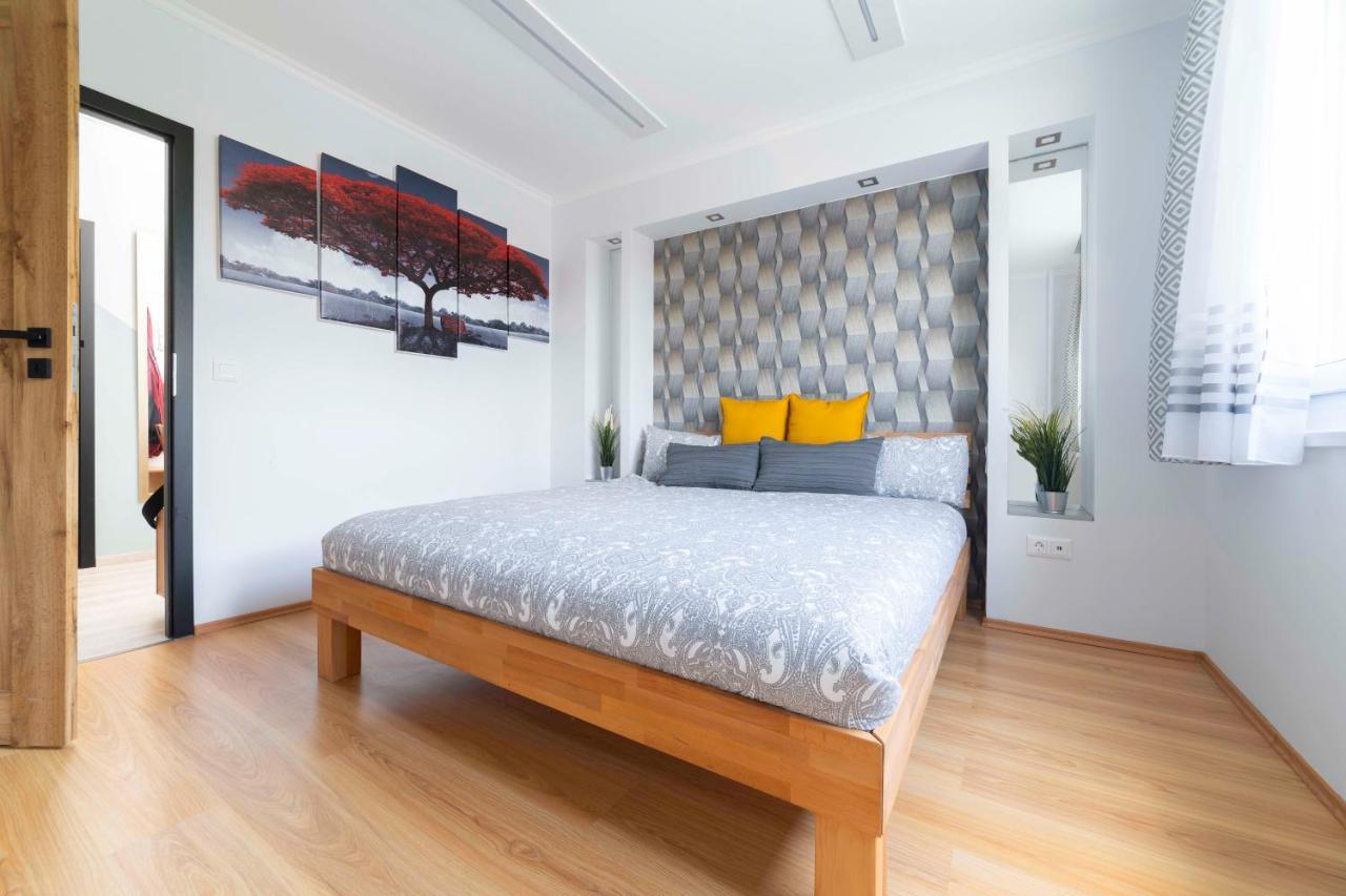 Comfort 66 - Real-Life 3-Room Family Stay With 4 Beds Miskolc Ngoại thất bức ảnh