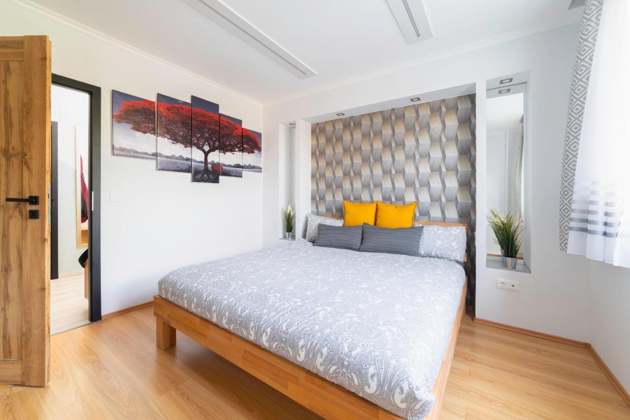 Comfort 66 - Real-Life 3-Room Family Stay With 4 Beds Miskolc Ngoại thất bức ảnh