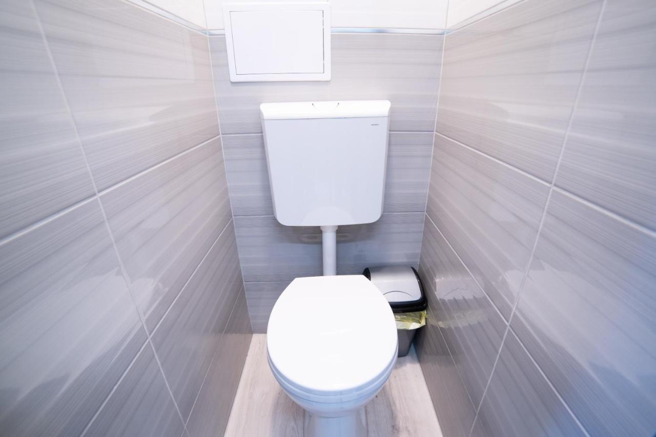 Comfort 66 - Real-Life 3-Room Family Stay With 4 Beds Miskolc Ngoại thất bức ảnh
